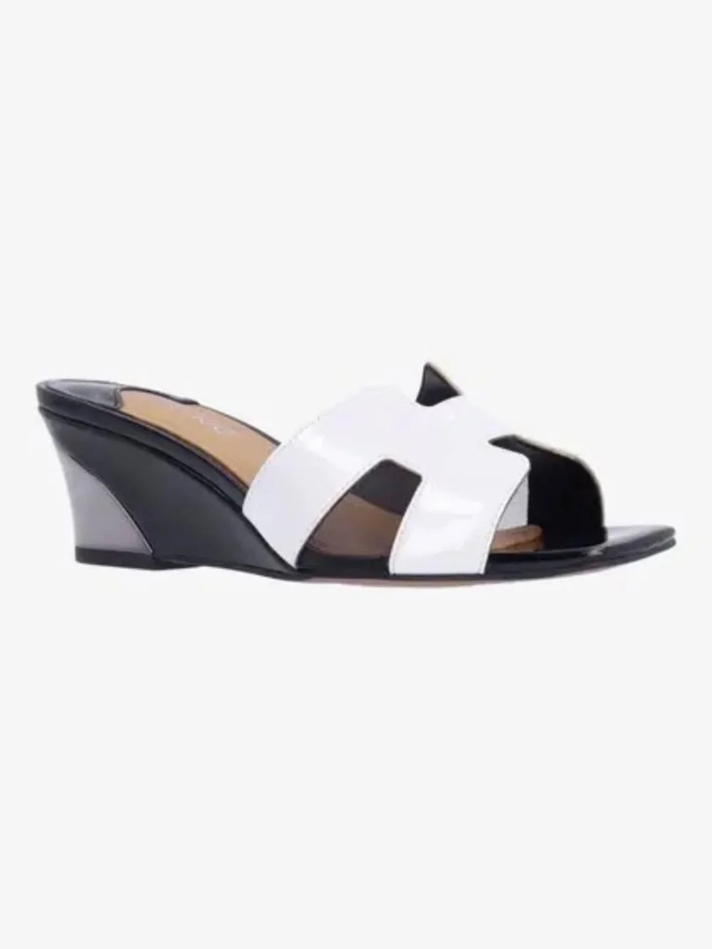 J. RENEÉ ZAHRA WOMEN'S WHITE PATENT/MESH SLIP ON SANDAL